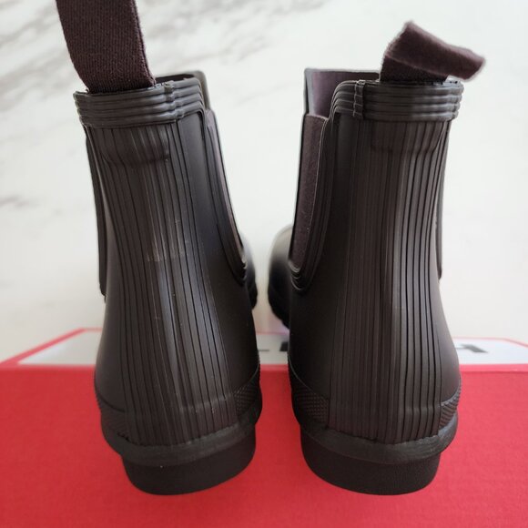 Hunter Women’s Original Chelsea Rain Boots – Classic & Weather-Ready ☔👢 - Picture 7 of 11